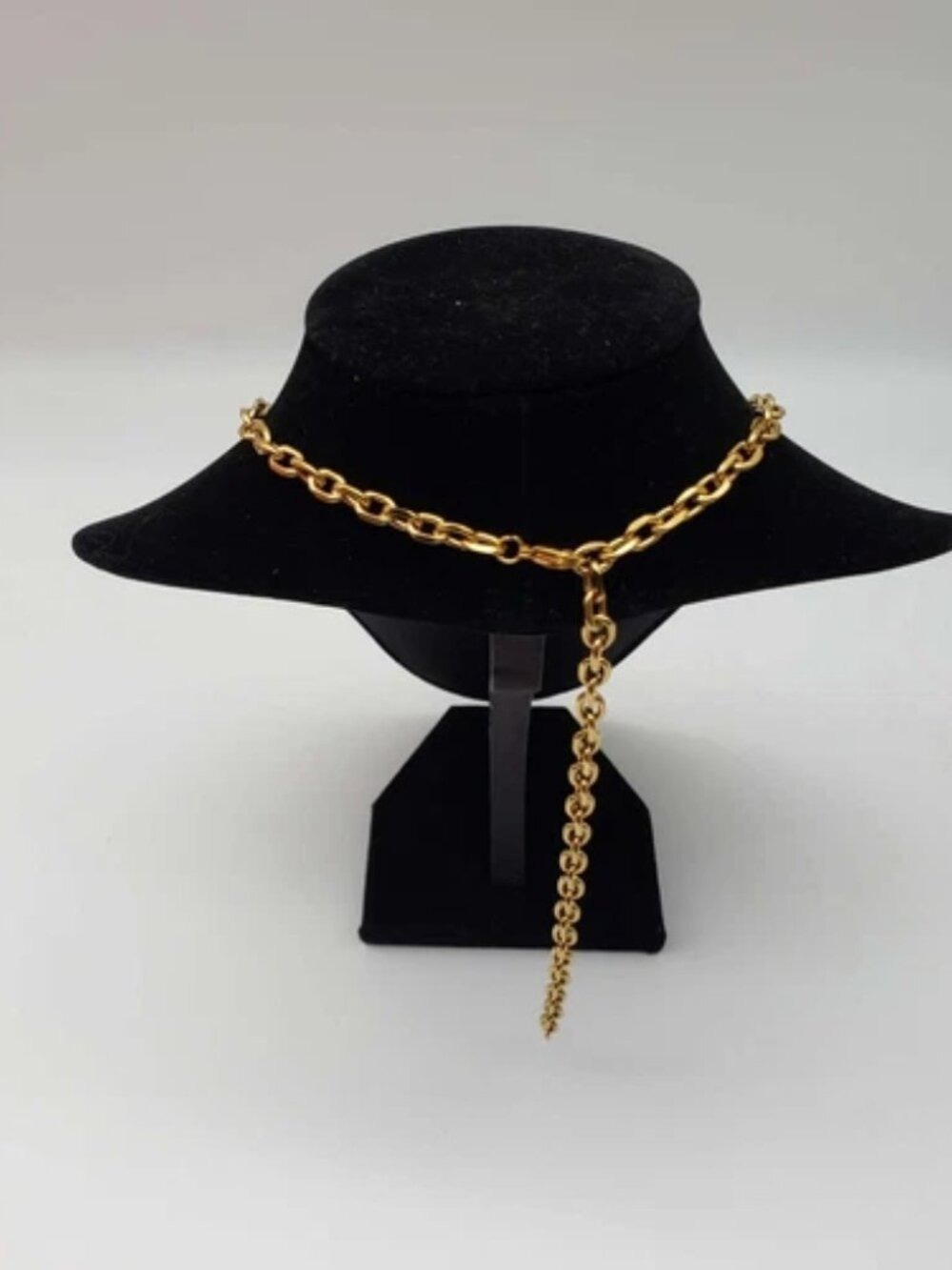 Gold-Plated Necklace with Authentic Louis Vuitton Padlock - Picture 4 of 8